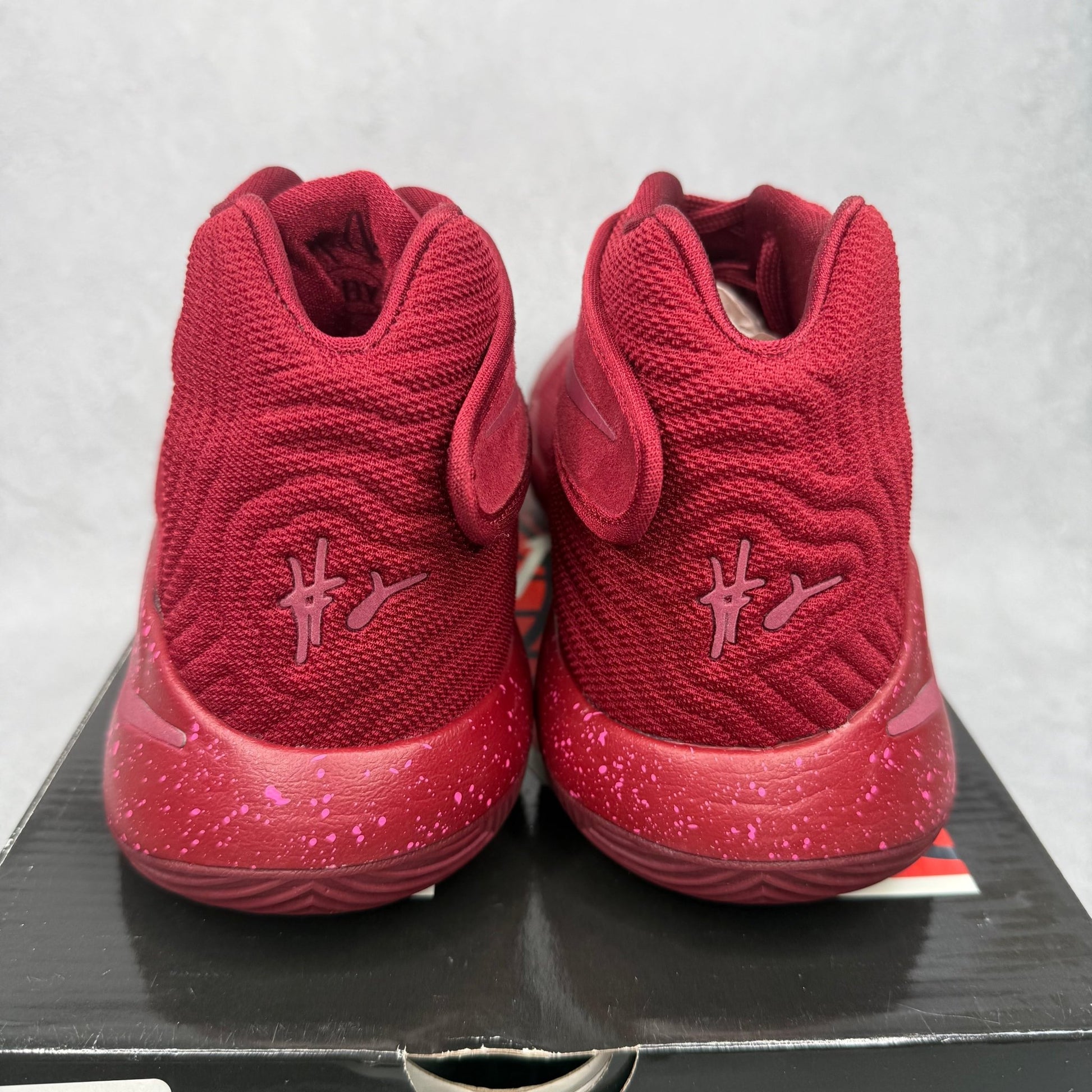 Nike Kyrie 2 Red Velvet VNDS *pre - owned* SIZE 11 - Kicks Collective PA - Nike - 819583-600/820537-600 - Men's Shoes - 11M/12.5W - Pre - Owned