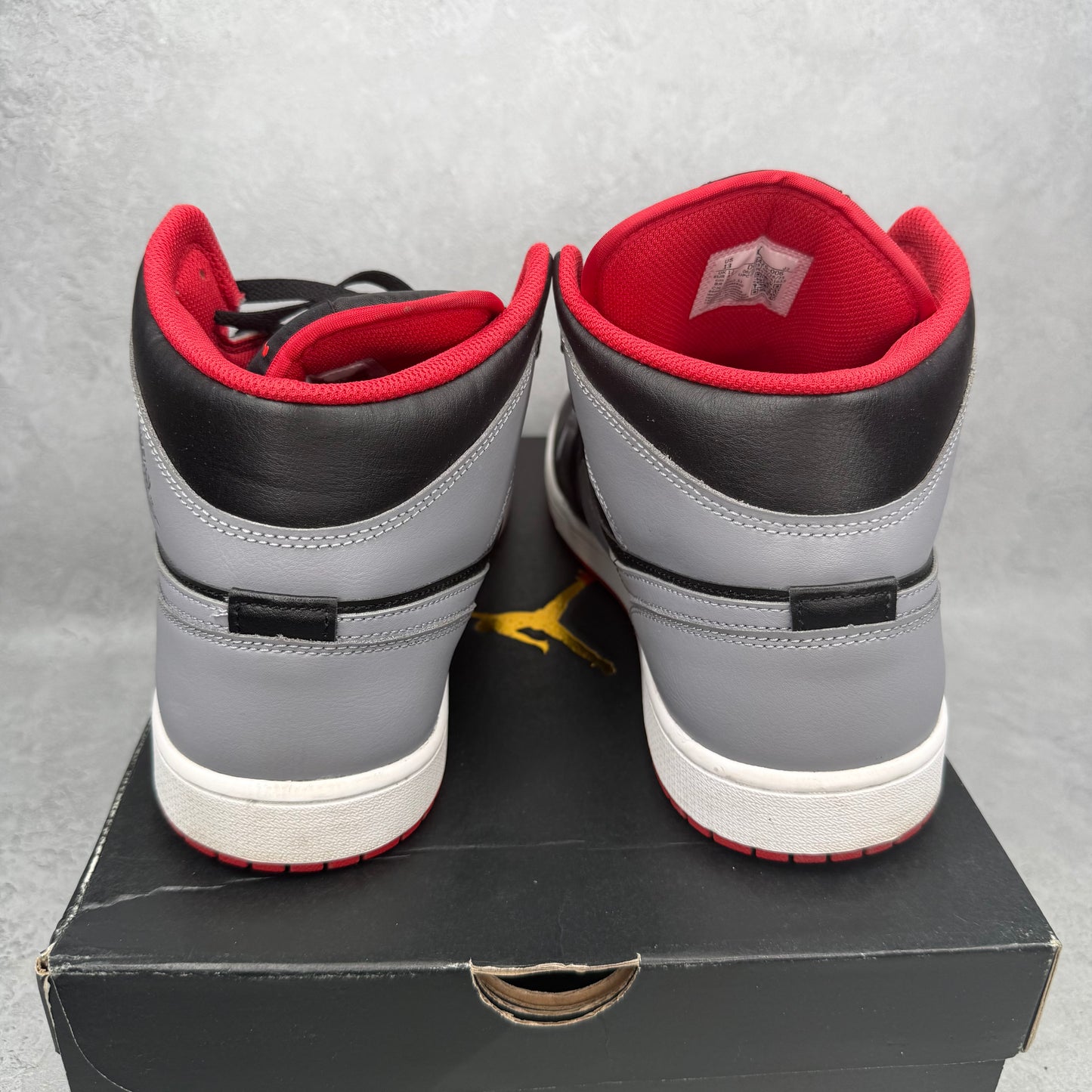 Jordan 1 Mid Bred Shadow *pre-owned* SIZE 13