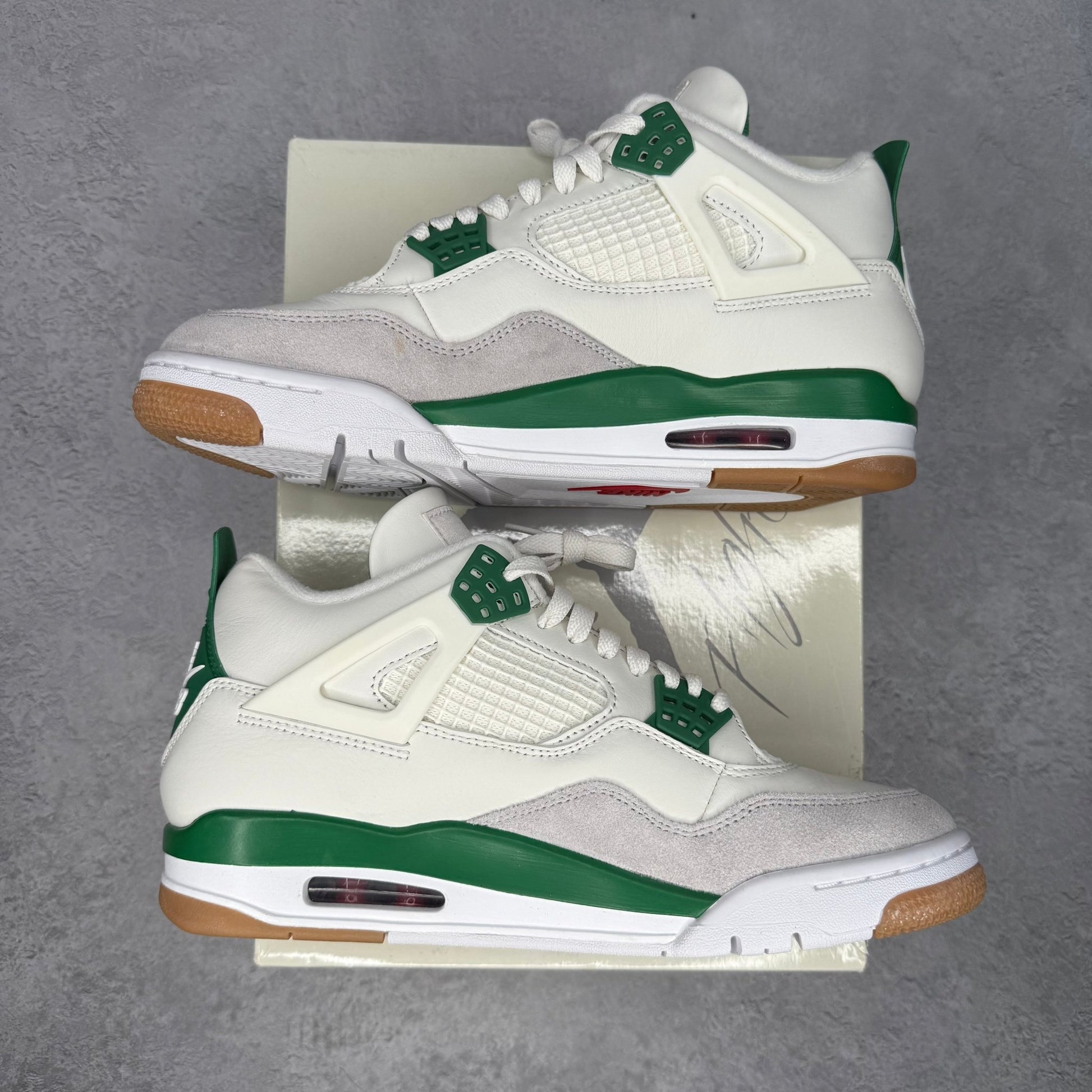 Jordan 4 Retro SB Pine Green *pre - owned* SIZE 8.5 - Kicks Collective PA - Jordan - DR5415-103 - Men's Shoes - 8.5M/10W - Pre - Owned - Original Box (Damaged)
