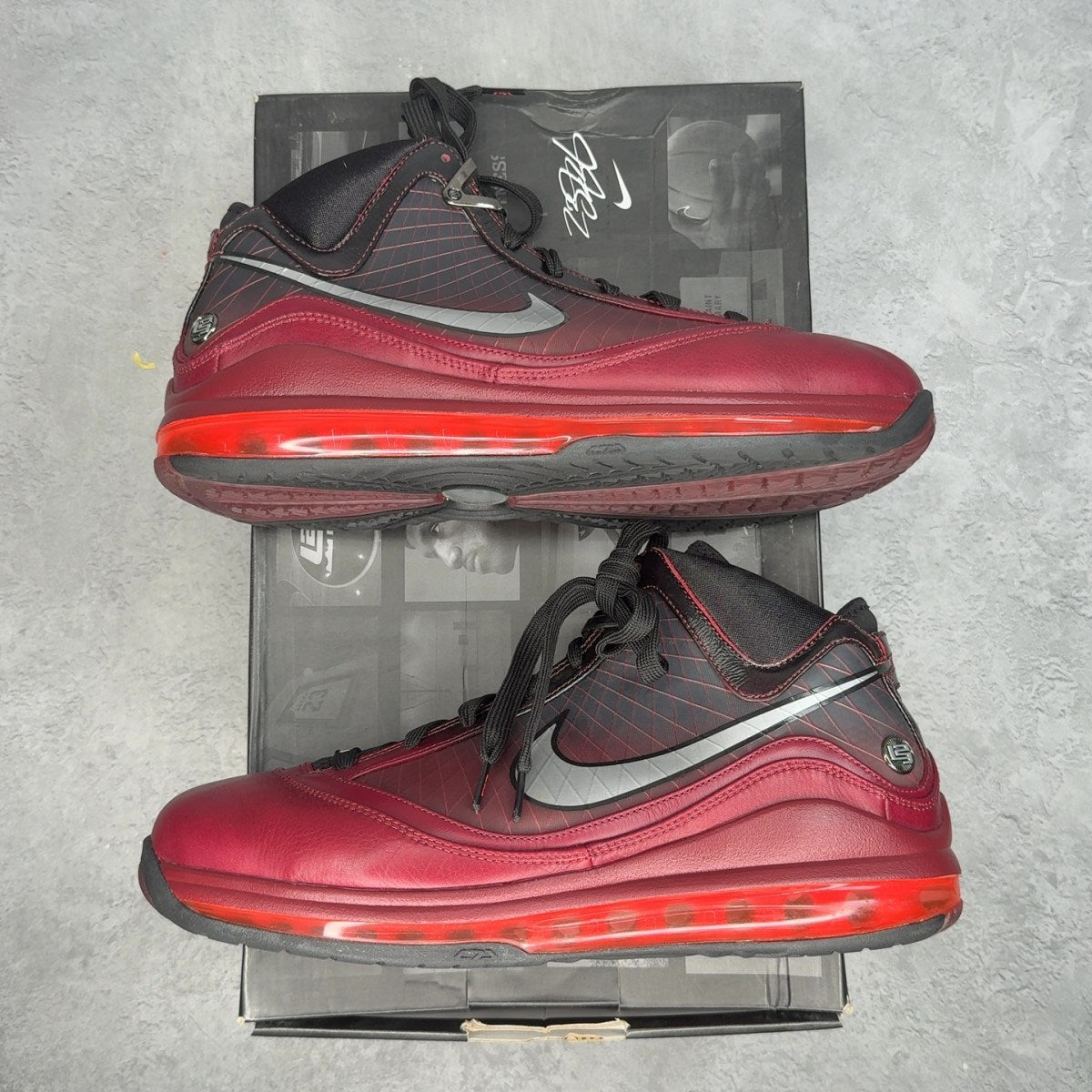 Nike LeBron 7 Christmas (2009) - Image 1
