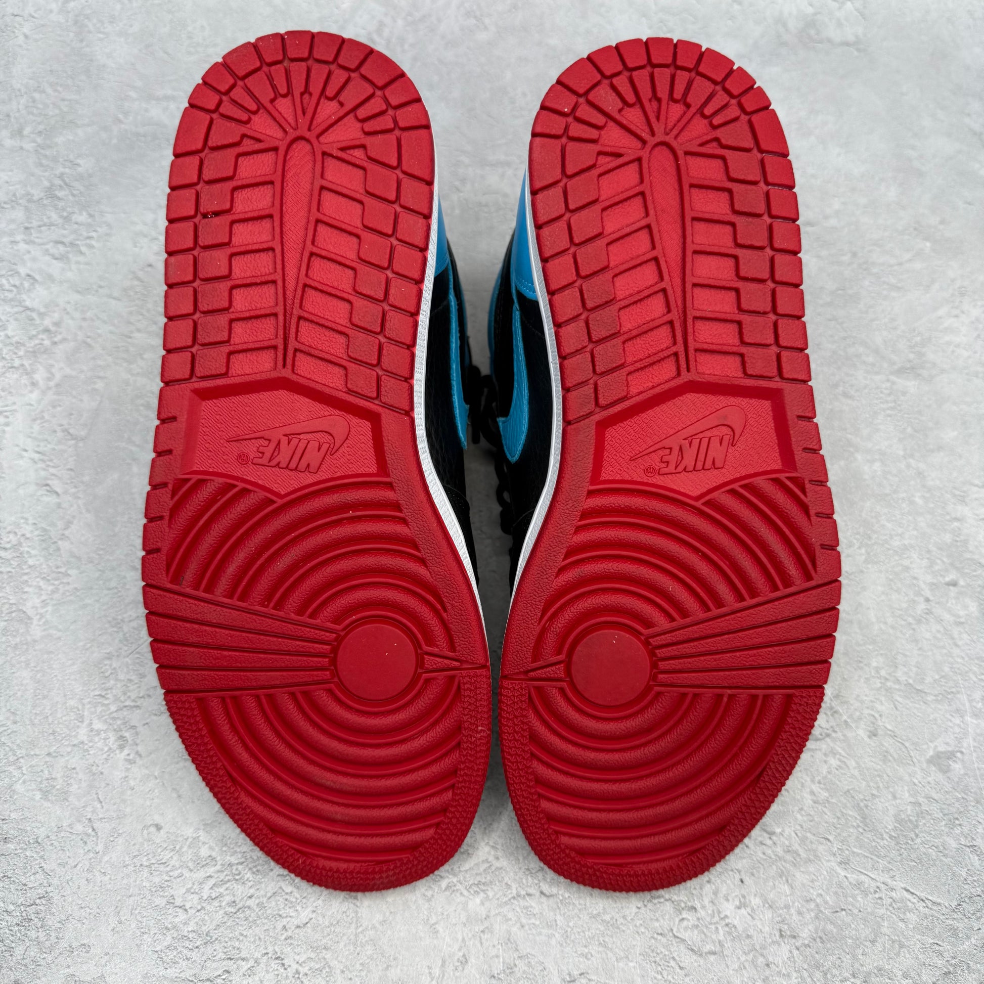 Jordan 1 Retro High NC to Chi (Women's) *pre-owned* SIZE 8.5W