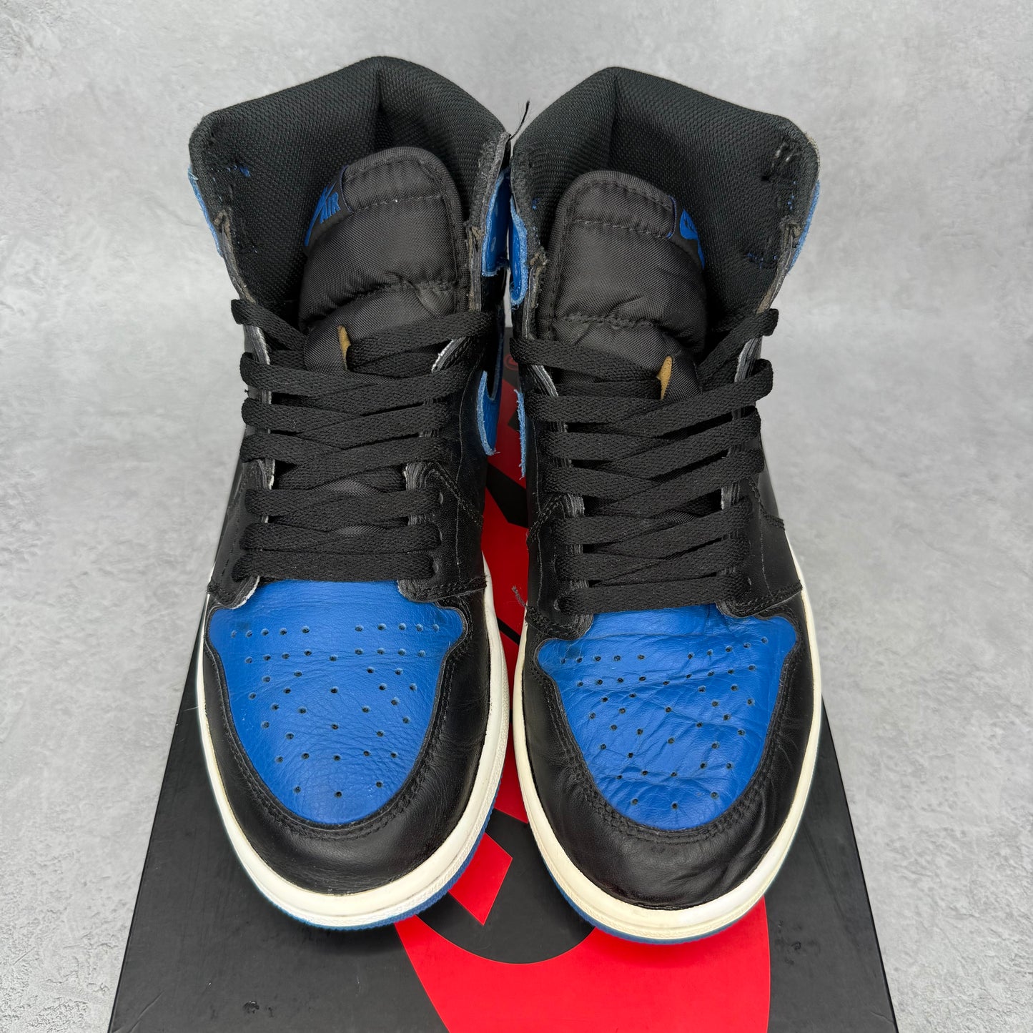 Jordan 1 Retro Royal (2017) *pre-owned* SIZE 8.5