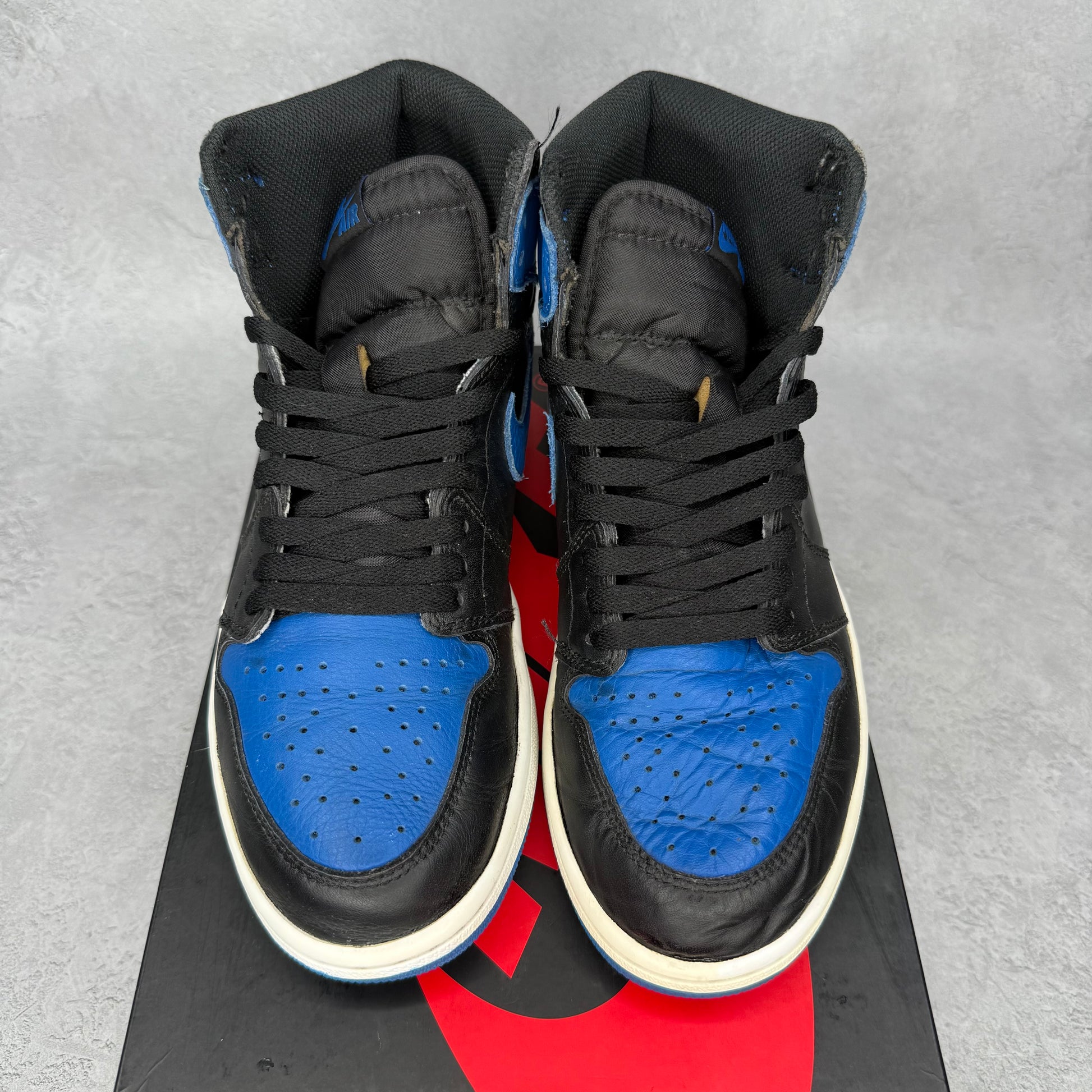 Jordan 1 Retro Royal (2017) *pre-owned* SIZE 8.5