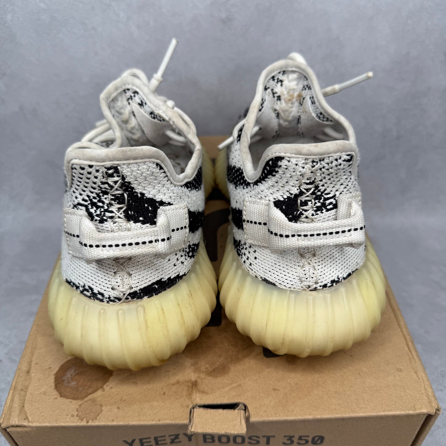adidas Yeezy Boost 350 V2 Zebra *pre-owned* SIZE 5.5Y