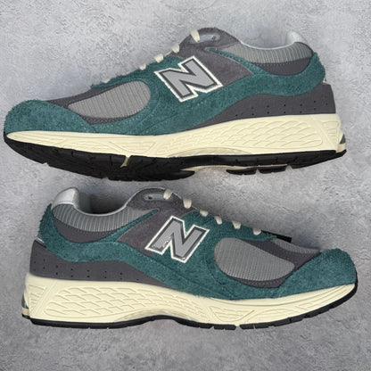 New Balance 2002R New Spruce Magnet *pre-owned* SIZE 12