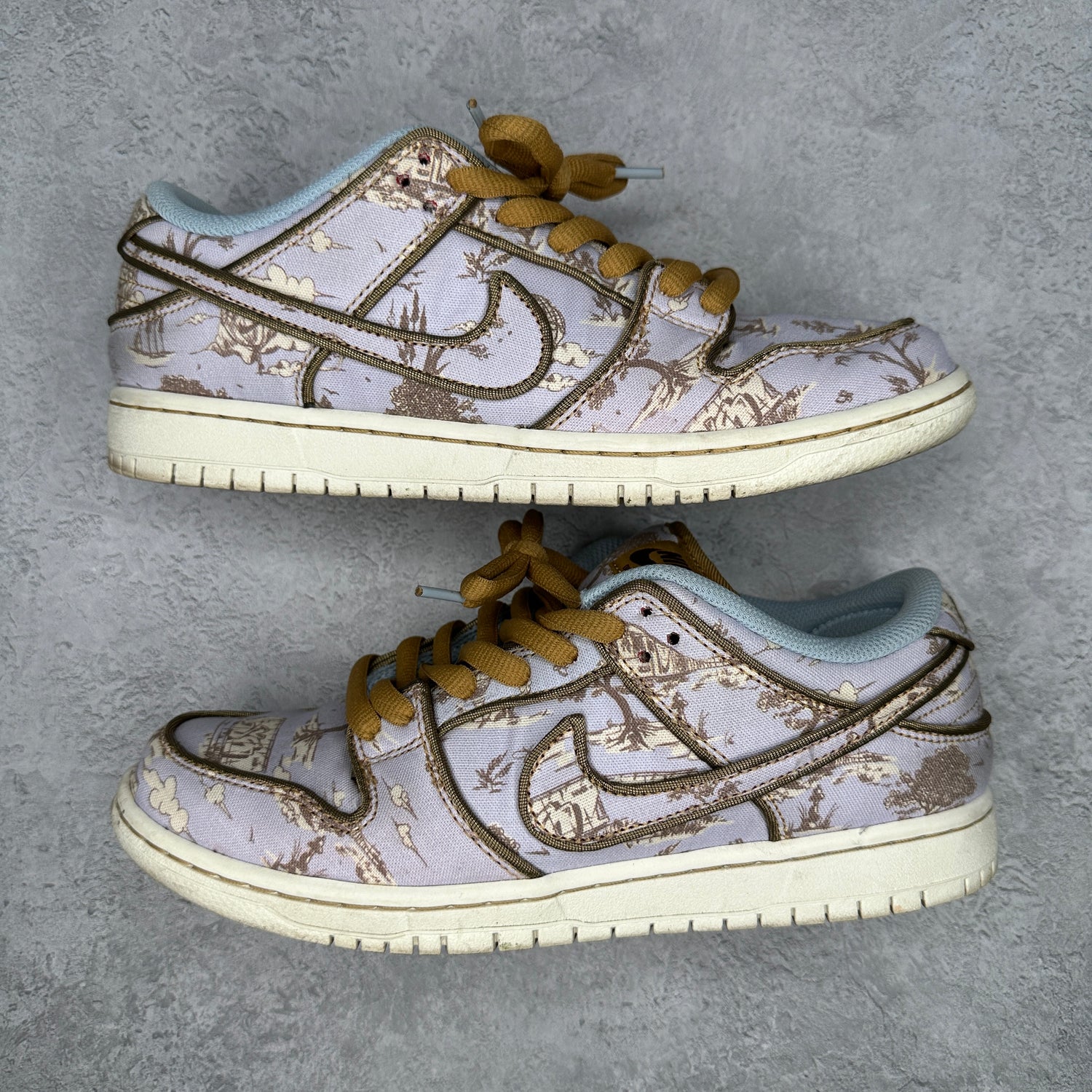 Nike SB Dunk Low Premium City of Style *pre-owned* SIZE 8