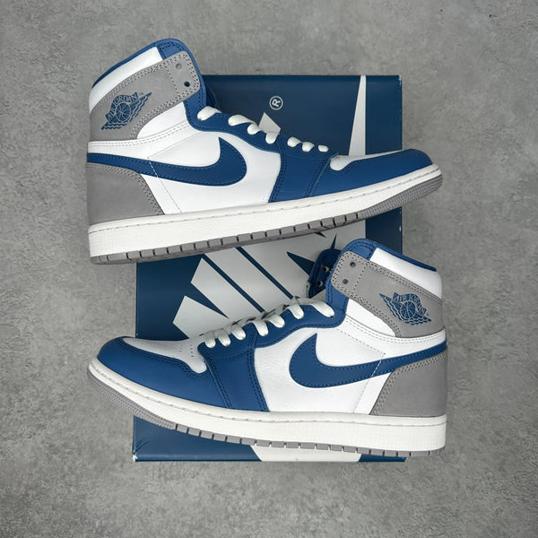Jordan 1 Retro High OG True Blue *pre - owned* SIZE 9 - Kicks Collective PA - Jordan - DZ5485-410 - Men's Shoes - 9M/10.5W - Pre - Owned