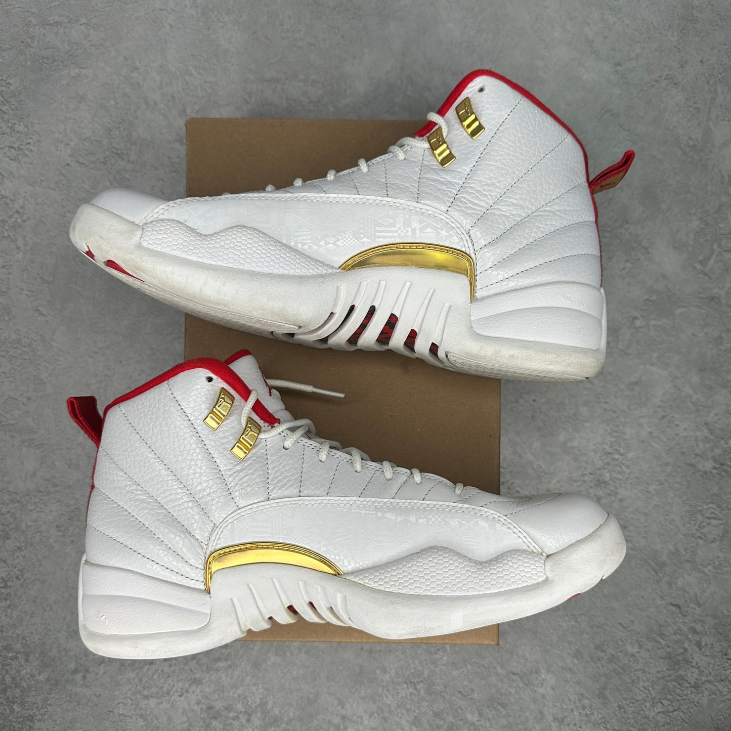 Jordan 12 Retro FIBA (2019) *pre-owned* SIZE 10