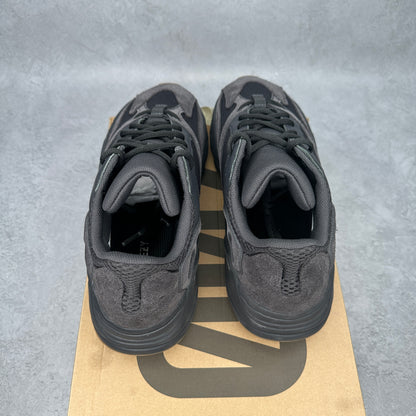adidas Yeezy Boost 700 Utility Black *pre-owned* SIZE 11.5