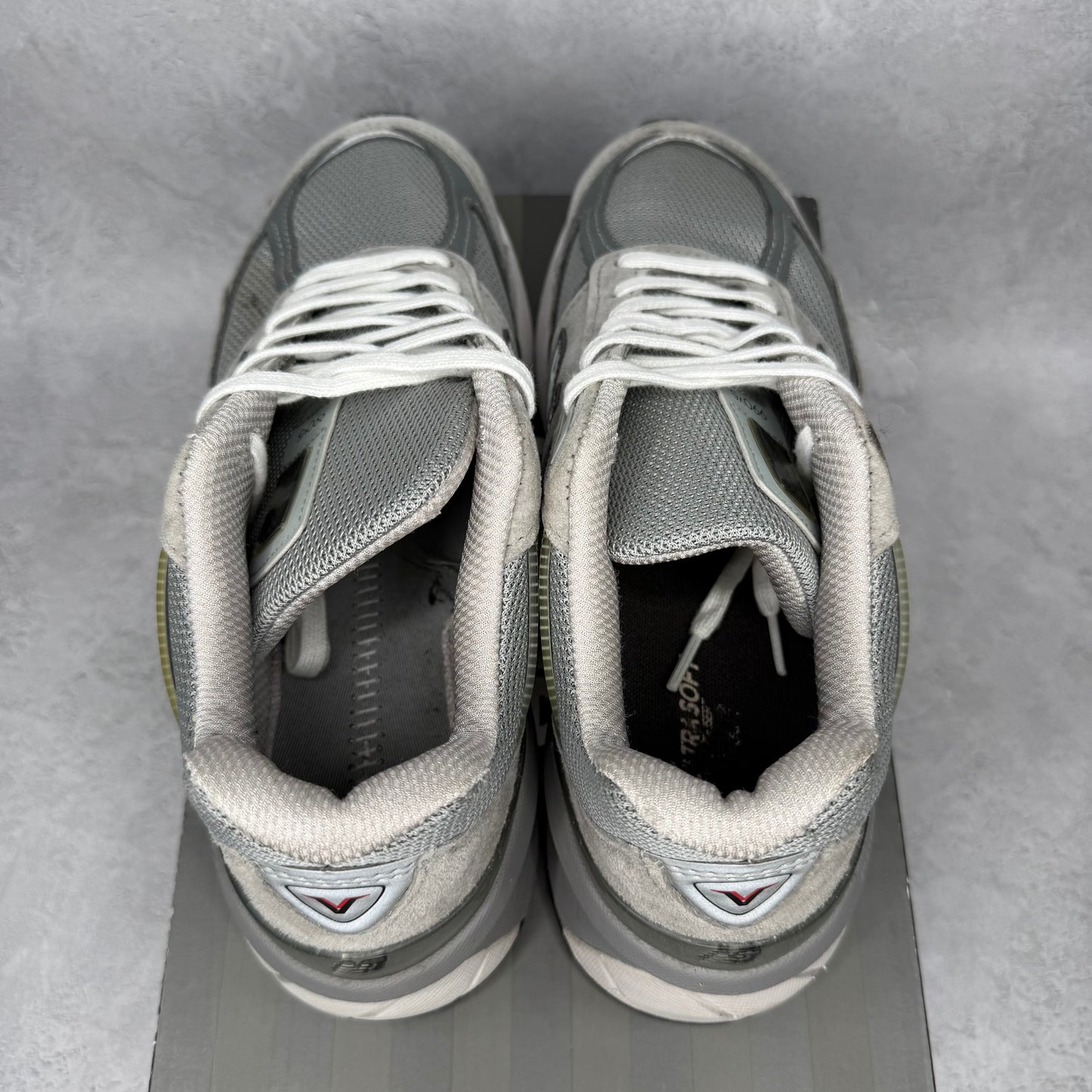 New Balance 990v5 Grey *pre-owned* SIZE 7.5