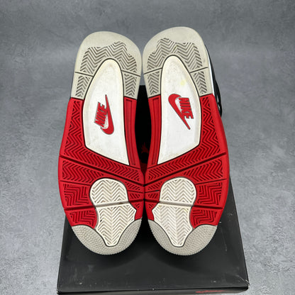 Jordan 4 Retro Fire Red (2020) *pre-owned* SIZE 9