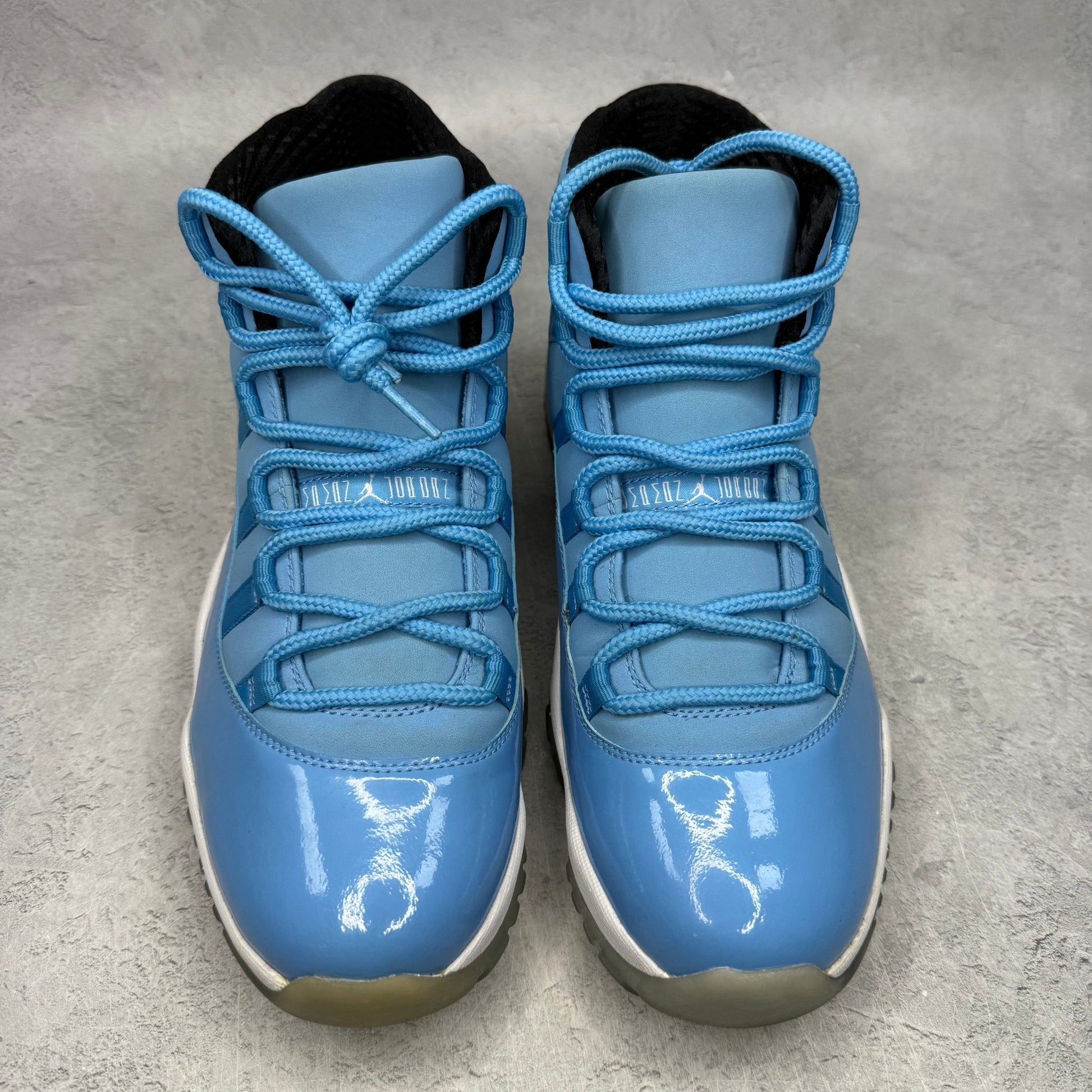 Jordan 11 Retro Pantone *pre - owned* SIZE 10.5 - Kicks Collective PA - Jordan - 689479-405 - Men's Shoes - 10.5M/12W - Pre - Owned - Replacement Box