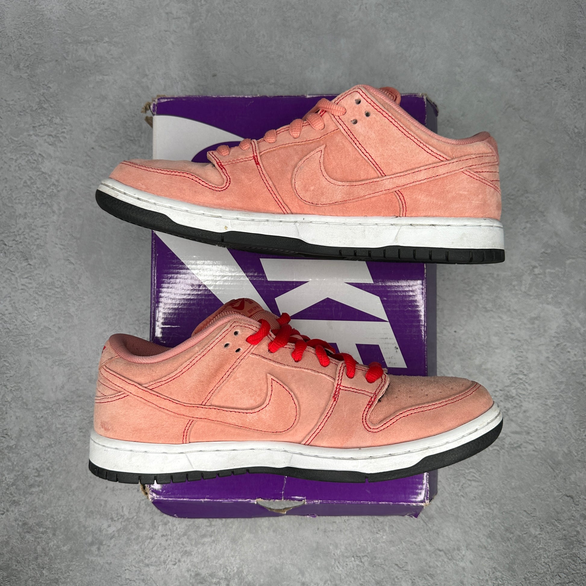 Nike SB Dunk Low Pink Pig *pre-owned* SIZE 10