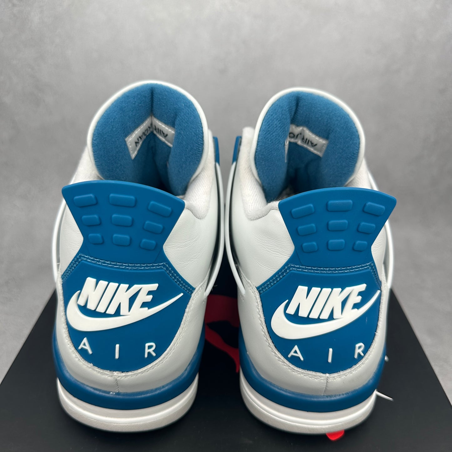 Jordan 4 Retro Military Blue (2024)  *pre-owned* SIZE 12