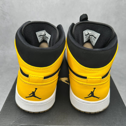 Jordan 1 Retro Mid New Love (2017) *pre - owned* SIZE 9.5 - Kicks Collective PA - Jordan - 554724-035 - Men's Shoes - 9.5M/11W - Pre - Owned