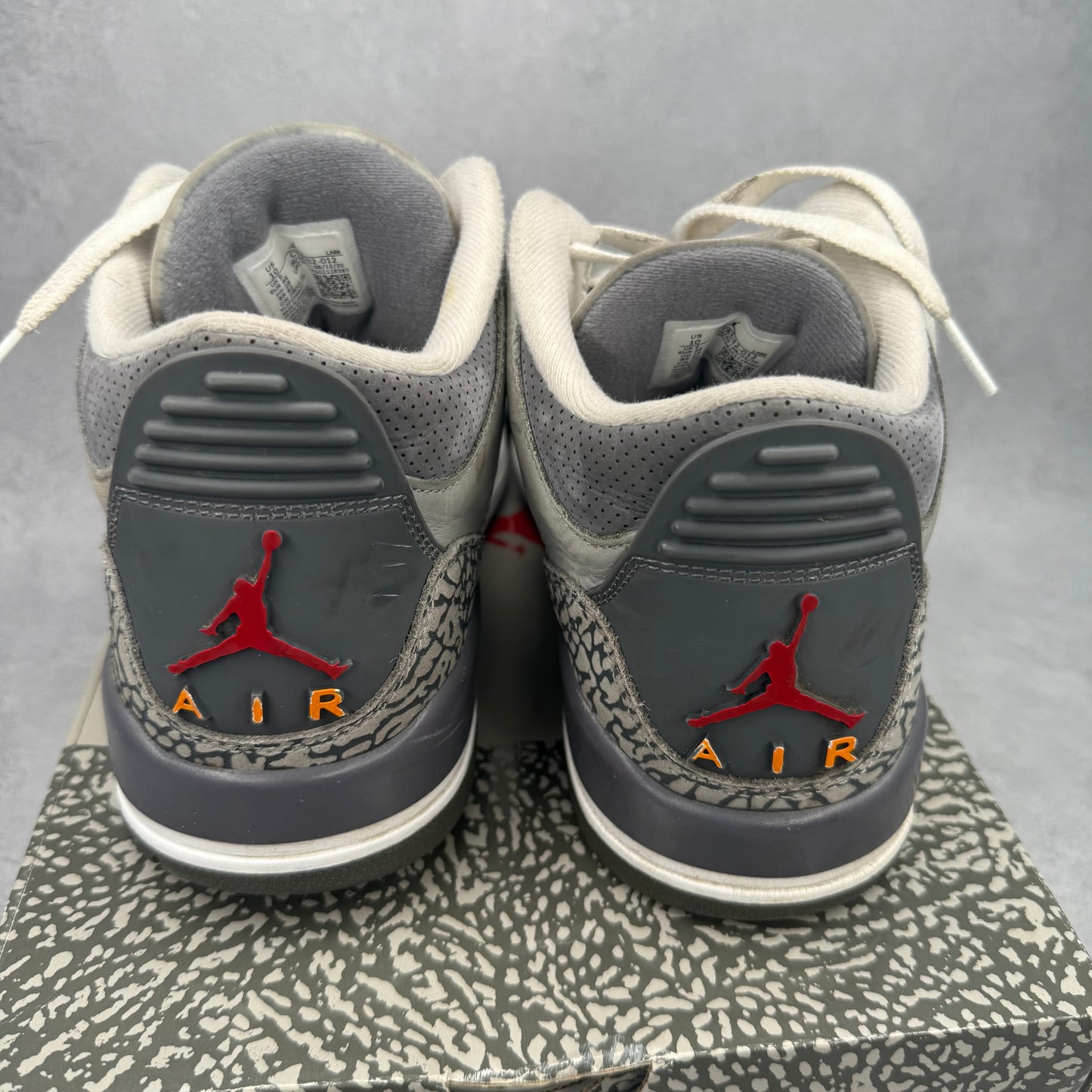 Jordan 3 Retro Cool Grey (2021) *pre-owned* SIZE 10