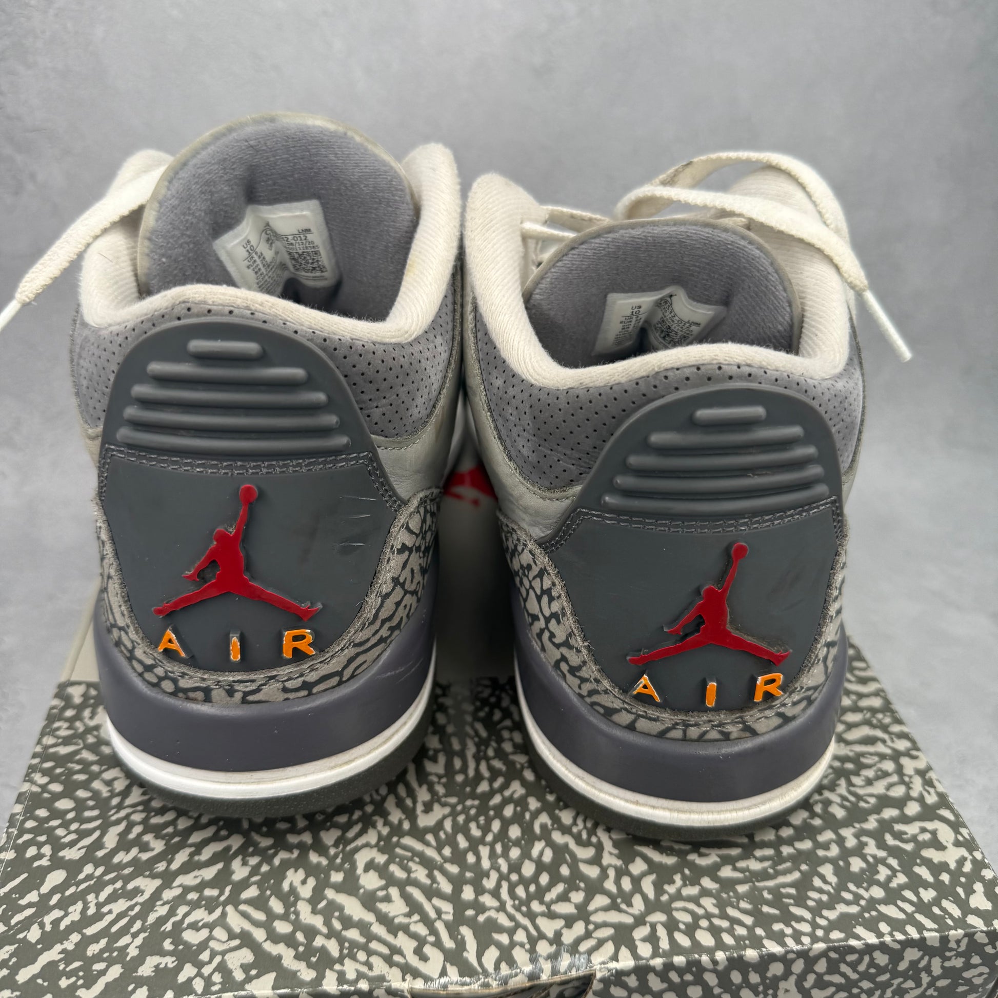 Jordan 3 Retro Cool Grey (2021) *pre-owned* SIZE 10