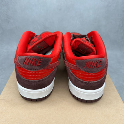 Nike SB Dunk Low Cherry *pre-owned* SIZE 10