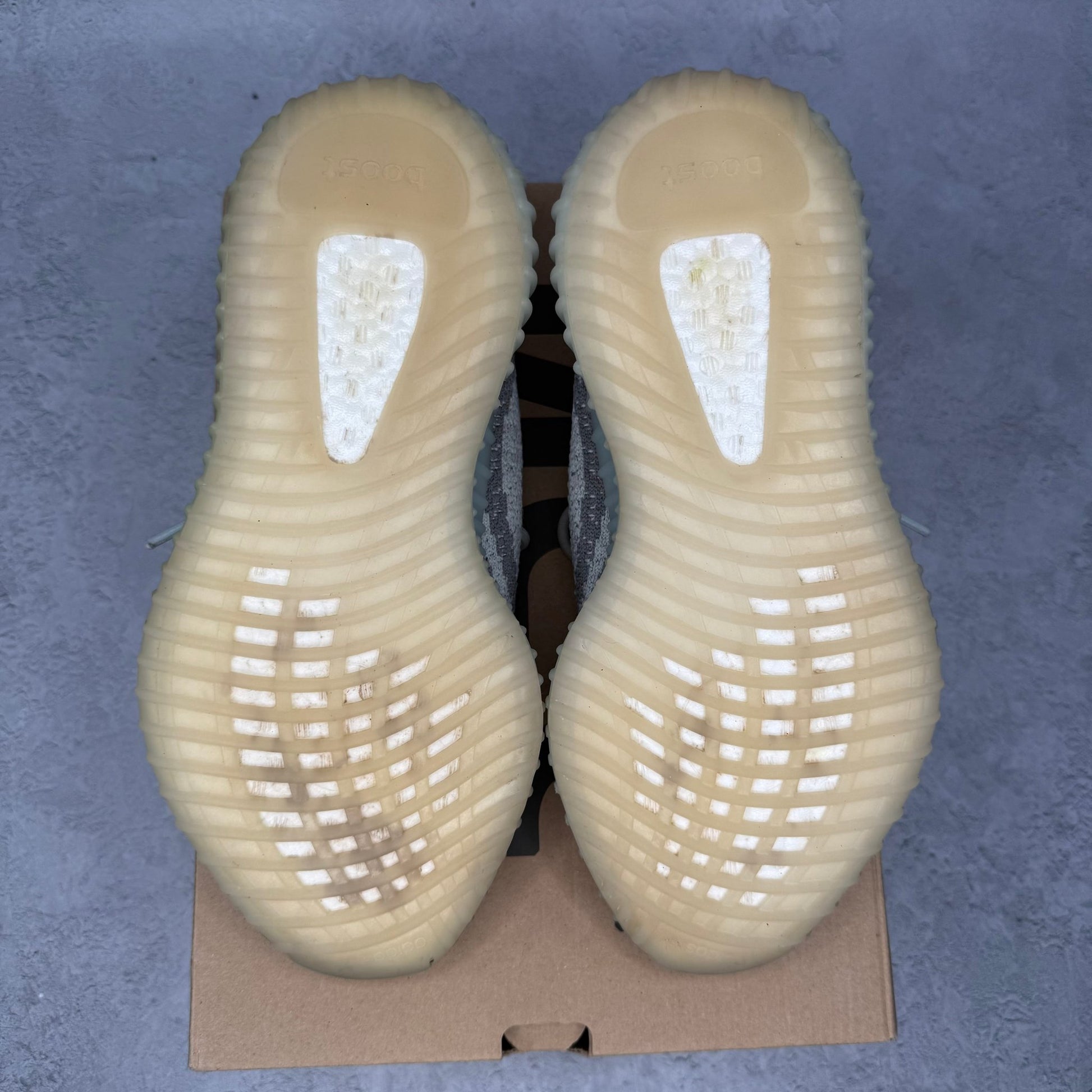 adidas Yeezy Boost 350 V2 Blue Tint *pre - owned* SIZE 7 - Kicks Collective PA - adidas - B37571 - Men's Shoes - 7M/8.5W - Pre - Owned