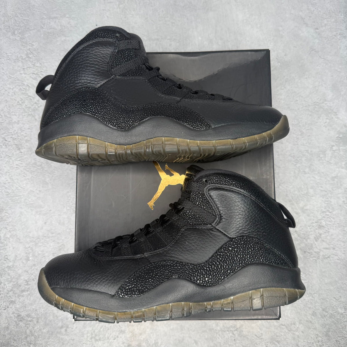 Jordan 10 Retro Drake OVO Black *pre-owned* SIZE 9.5