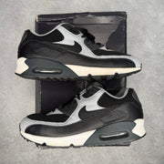 Nike Air Max 90 Black Wolf Grey *pre-owned* SIZE 9