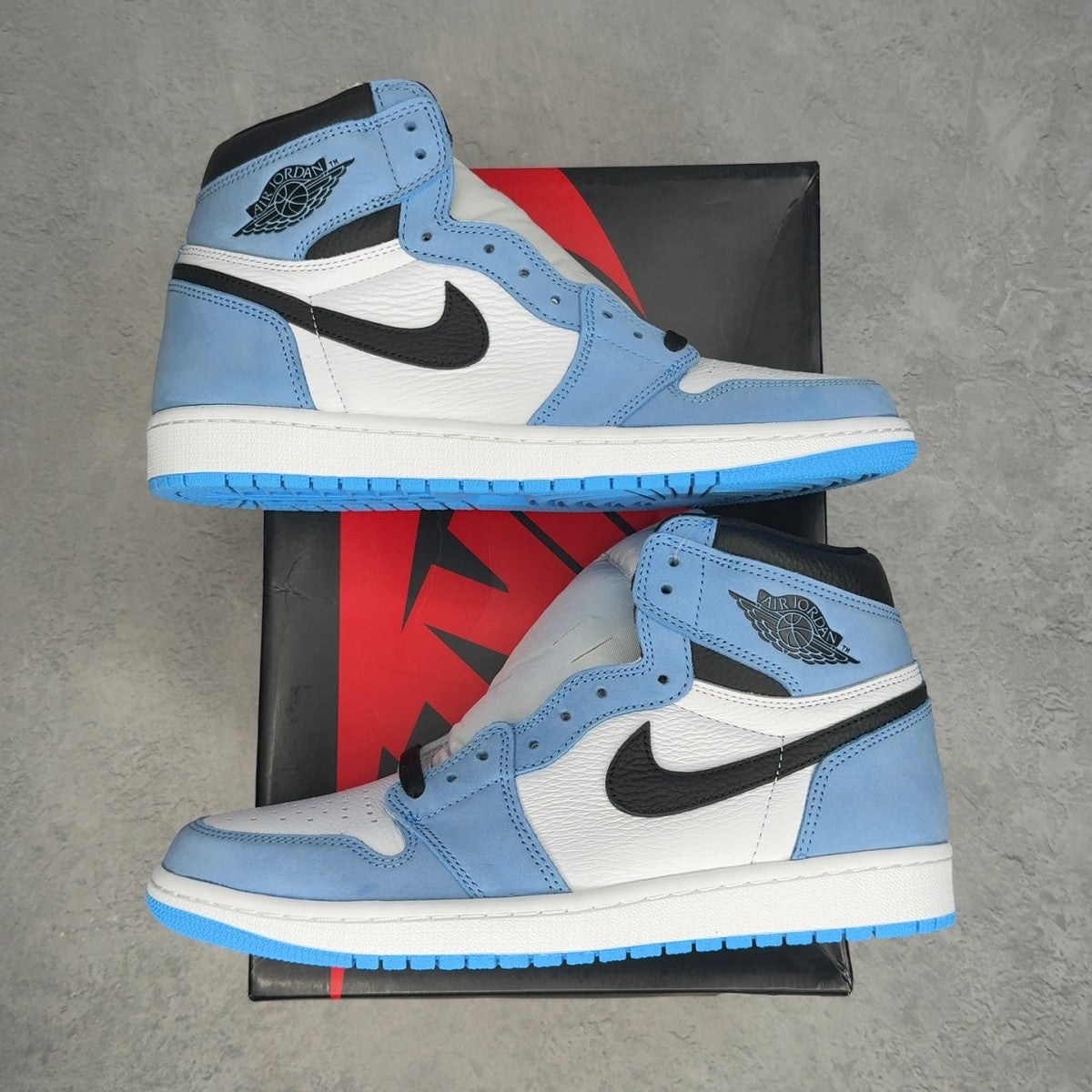 Jordan 1 Retro High OG University Blue 10 (Pre-Owned) - Image 1