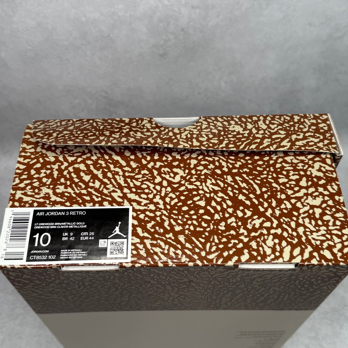 Jordan 3 Retro Palomino *pre-owned* SIZE 10