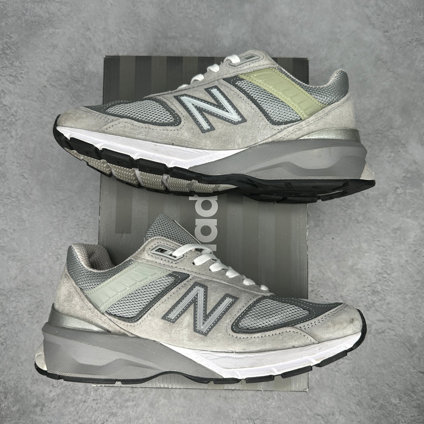 New Balance 990v5 Grey *pre-owned* SIZE 7.5