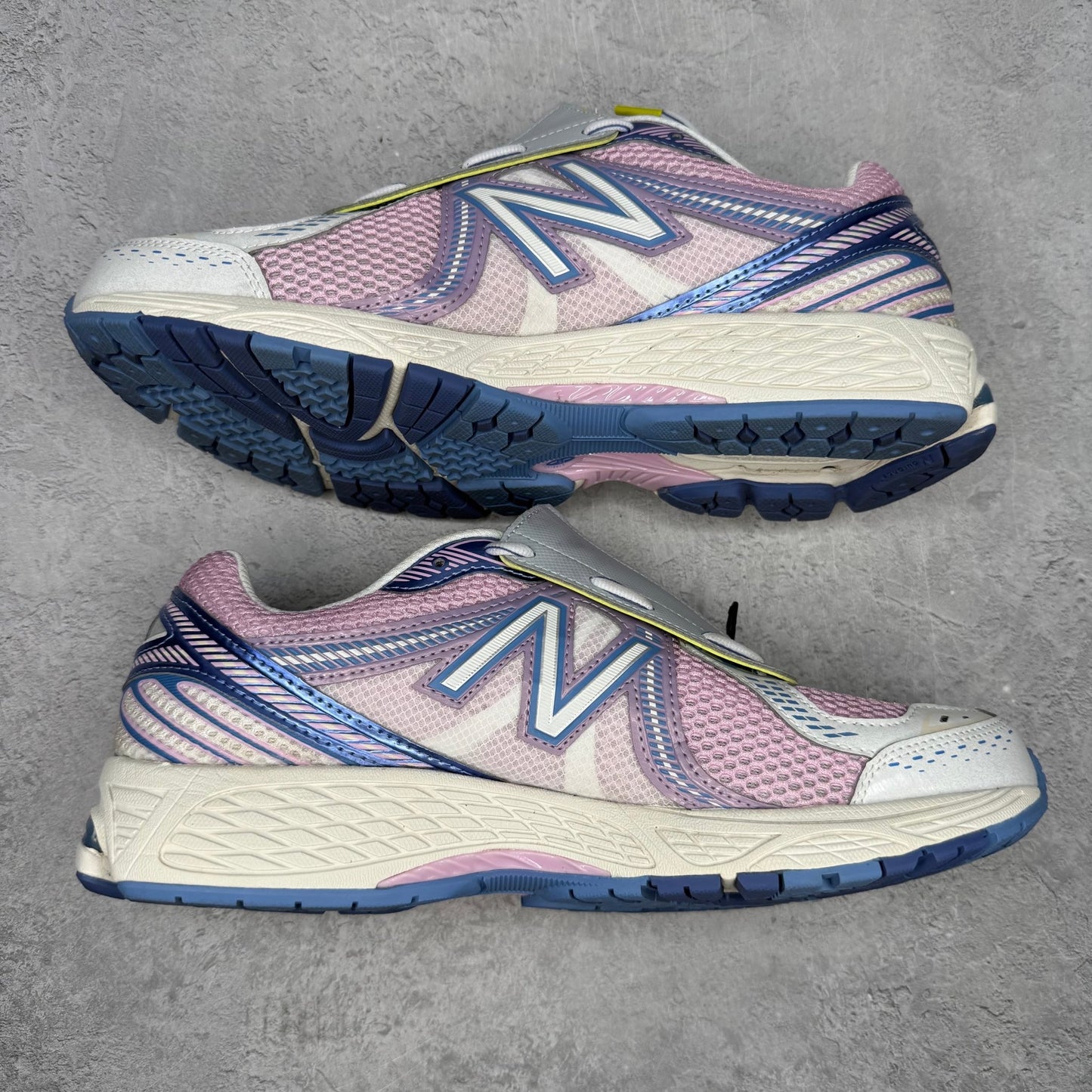 New Balance 860v2 Up There Blossom Pink VNDS *pre - owned* SIZE 10.5 - Kicks Collective PA - New Balance - ML860UT2 - Men's Shoes - 10.5M/12W - Pre - Owned