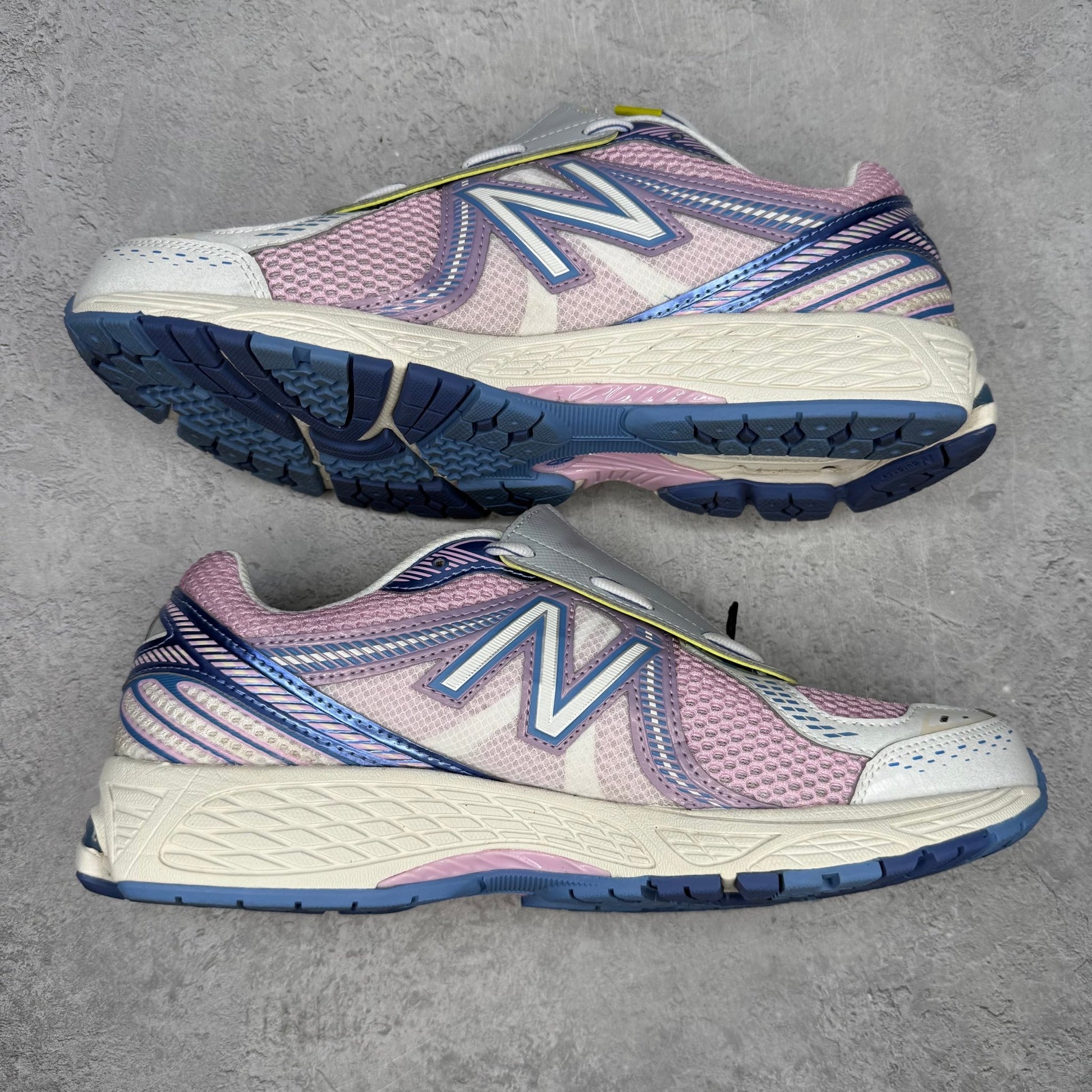 New Balance 860v2 Up There Blossom Pink VNDS *pre - owned* SIZE 10.5 - Kicks Collective PA - New Balance - ML860UT2 - Men's Shoes - 10.5M/12W - Pre - Owned