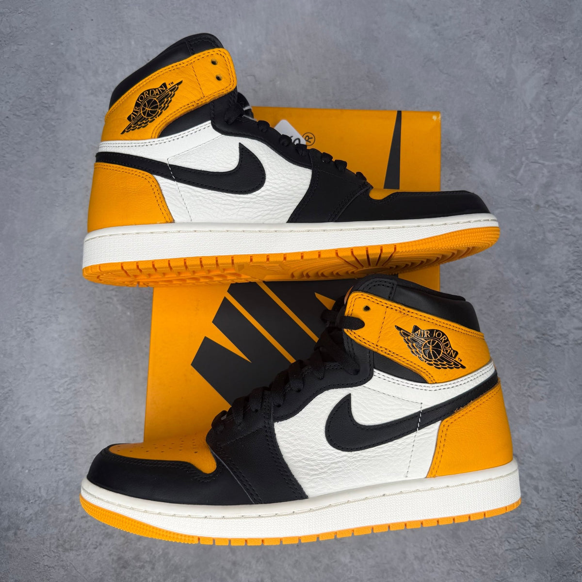 Jordan 1 Retro High OG Taxi *pre-owned* SIZE 9.5 - Kicks Collective PA - Jordan - 555088-711 - Men's Shoes - 9.5M/11W - Pre-Owned