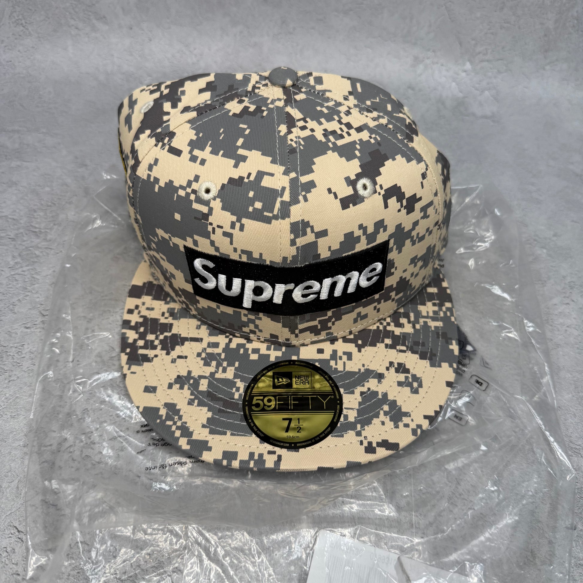 Supreme MLB Teams Box Logo New Era 59Fifty Cap Digital Camo *SIZE 7 1/2*