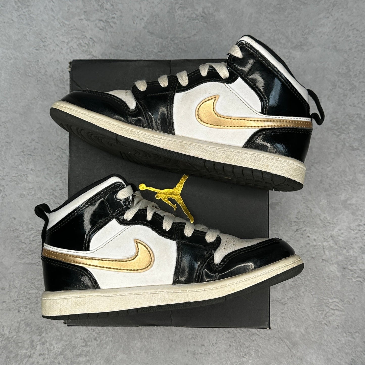 Jordan 1 Mid Patent Black White Gold (PS) *pre - owned* SIZE 1Y - Kicks Collective PA - Jordan - BQ6932 - 007 - Toddler's - 1Y - Pre - Owned