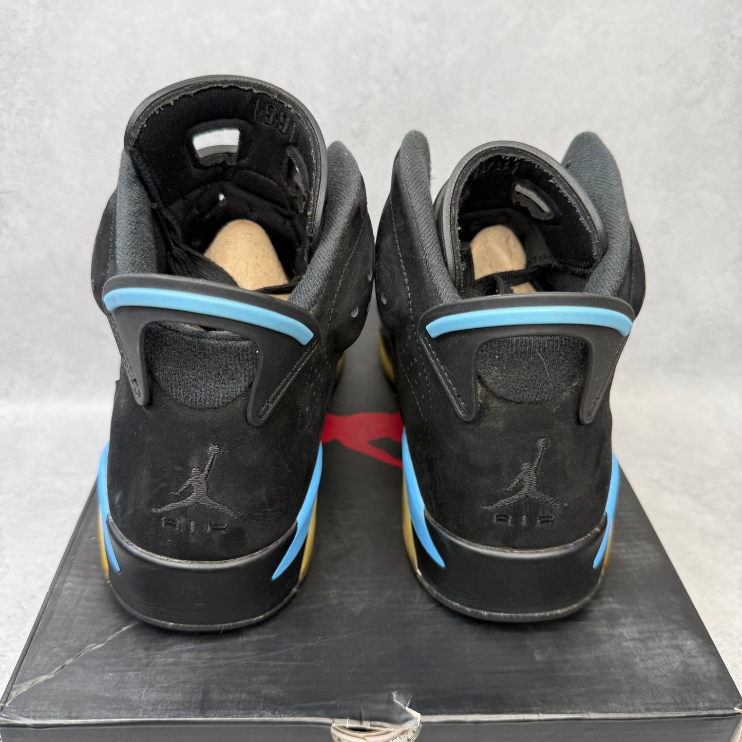 Jordan 6 Retro UNC *pre - owned* SIZE 9 - Kicks Collective PA - Jordan - 384664-006 - Men's Shoes - 9M/10.5W - Pre - Owned