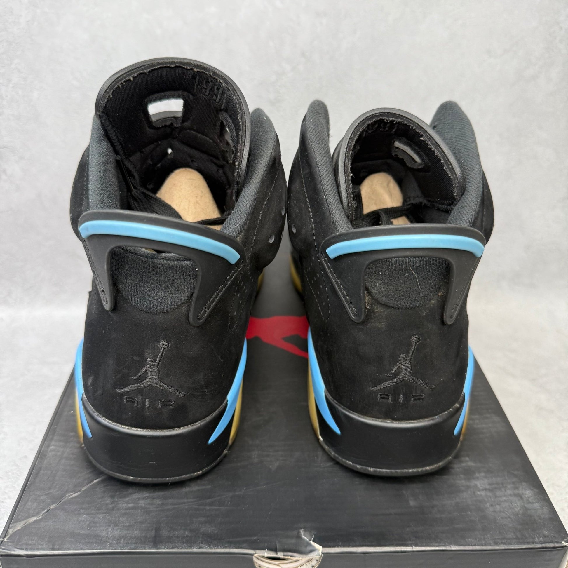 Jordan 6 Retro UNC *pre - owned* SIZE 9 - Kicks Collective PA - Jordan - 384664-006 - Men's Shoes - 9M/10.5W - Pre - Owned