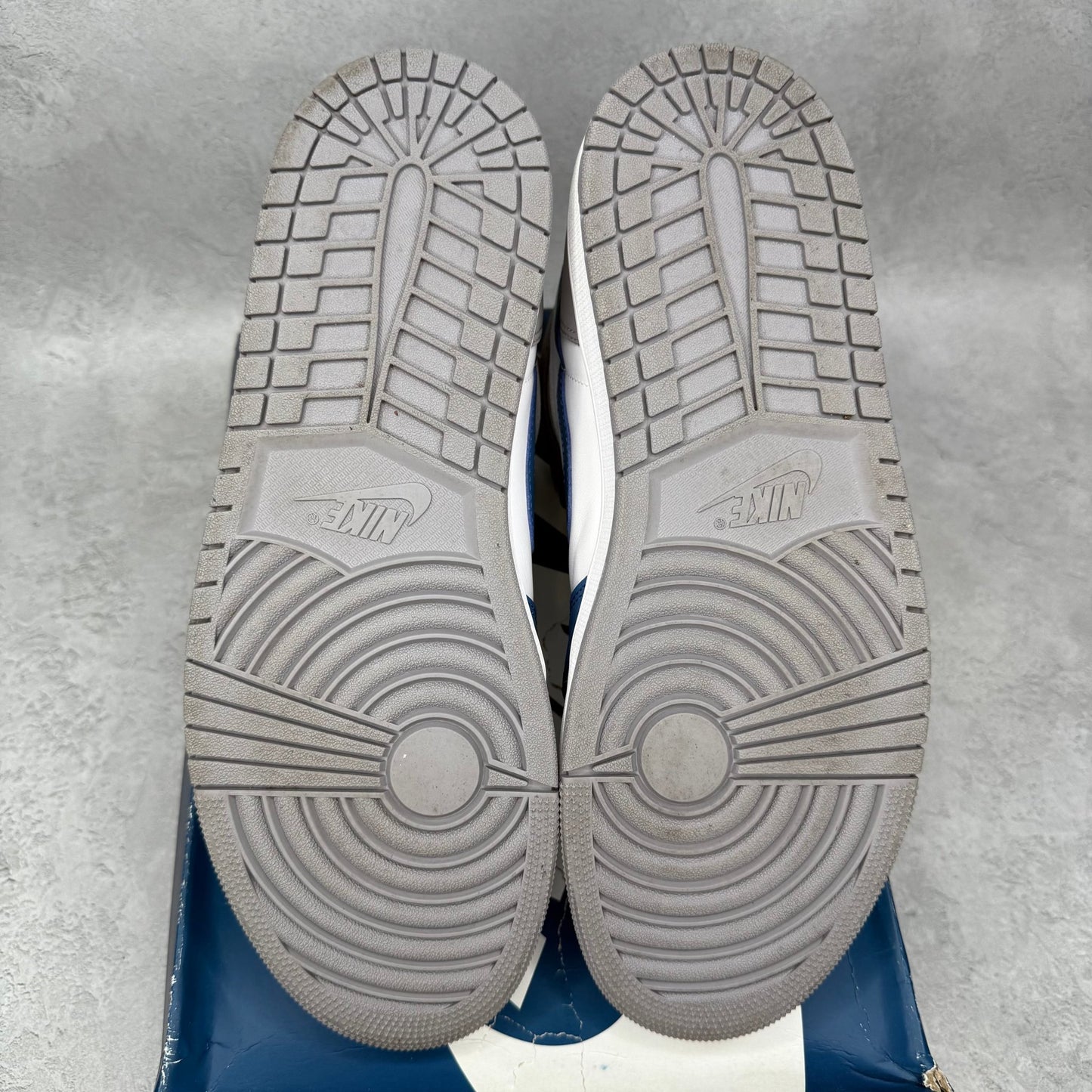 Jordan 1 Retro High OG True Blue *pre - owned* SIZE 12 - Kicks Collective PA - Jordan - DZ5485-410 - Men's Shoes - 12M/13.5W - Pre - Owned - Original Box (Damaged)