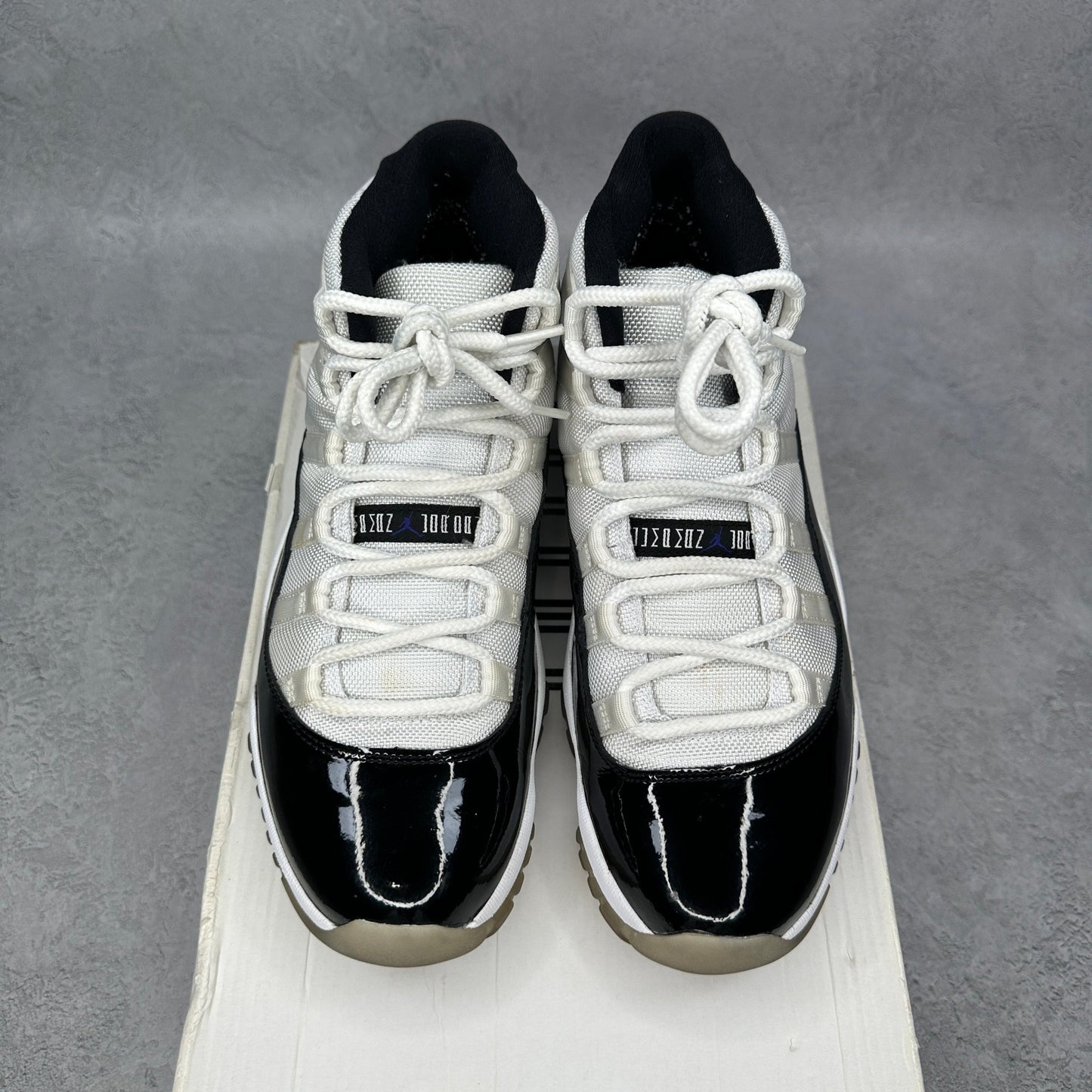 Jordan 11 Retro Concord (2011) *pre - owned* SIZE 9.5 - Kicks Collective PA - Jordan - 378037-107 - Men's Shoes - 9.5M/11W - Pre - Owned