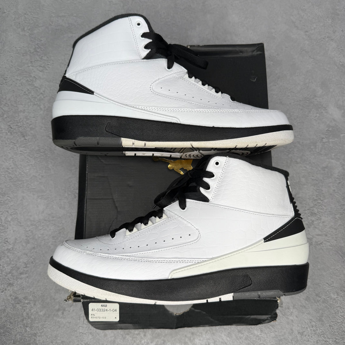 Jordan 2 Retro Wing It *pre-owned* SIZE 10.5