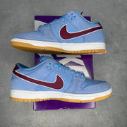 Nike SB Dunk Low Philadelphia Phillies *pre-owned* SIZE 9