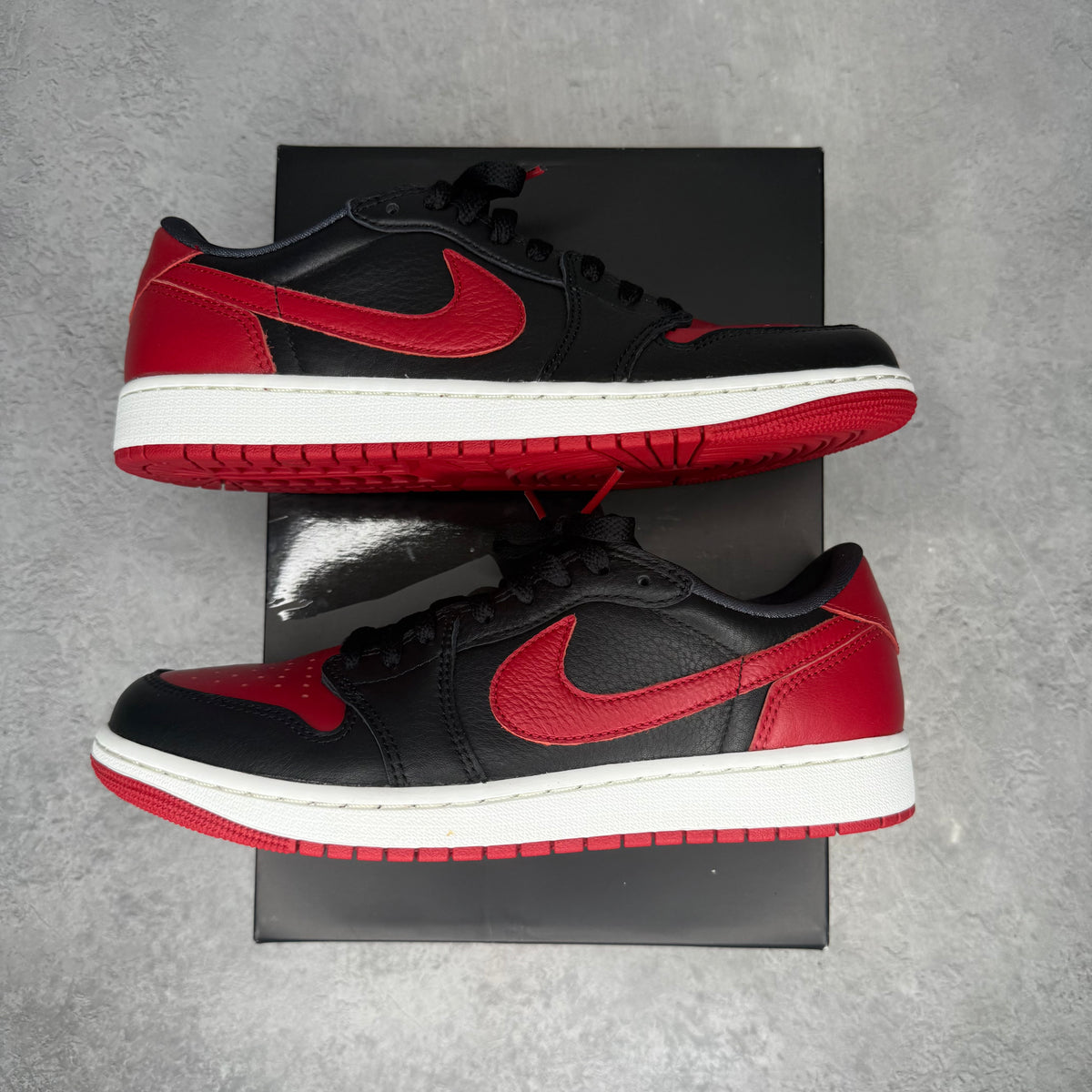 Jordan 1 Retro Low OG Banned pre-owned size 9