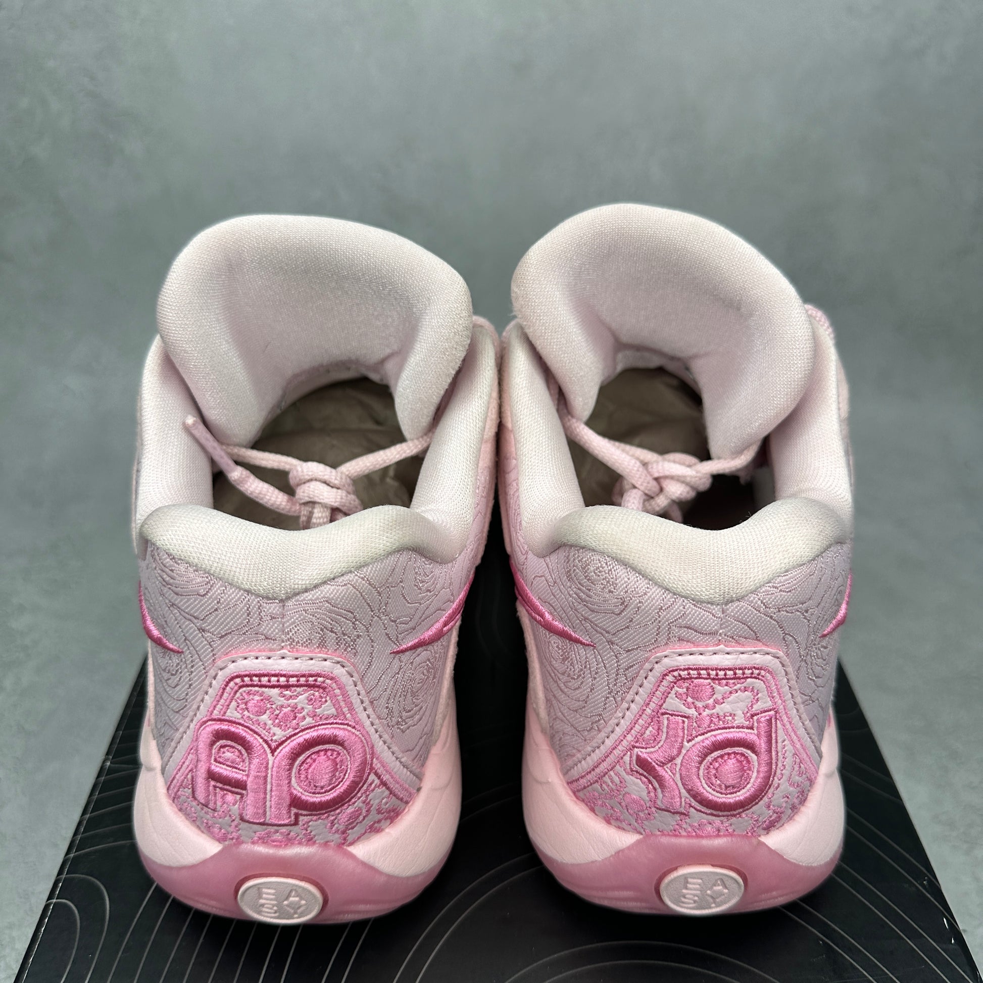 Nike KD 17 NRG Aunt Pearl *pre-owned* SIZE 8.5