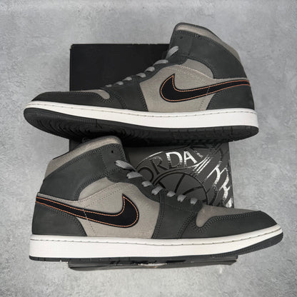 Jordan 1 Mid SE Night Stadium *pre-owned* SIZE 13