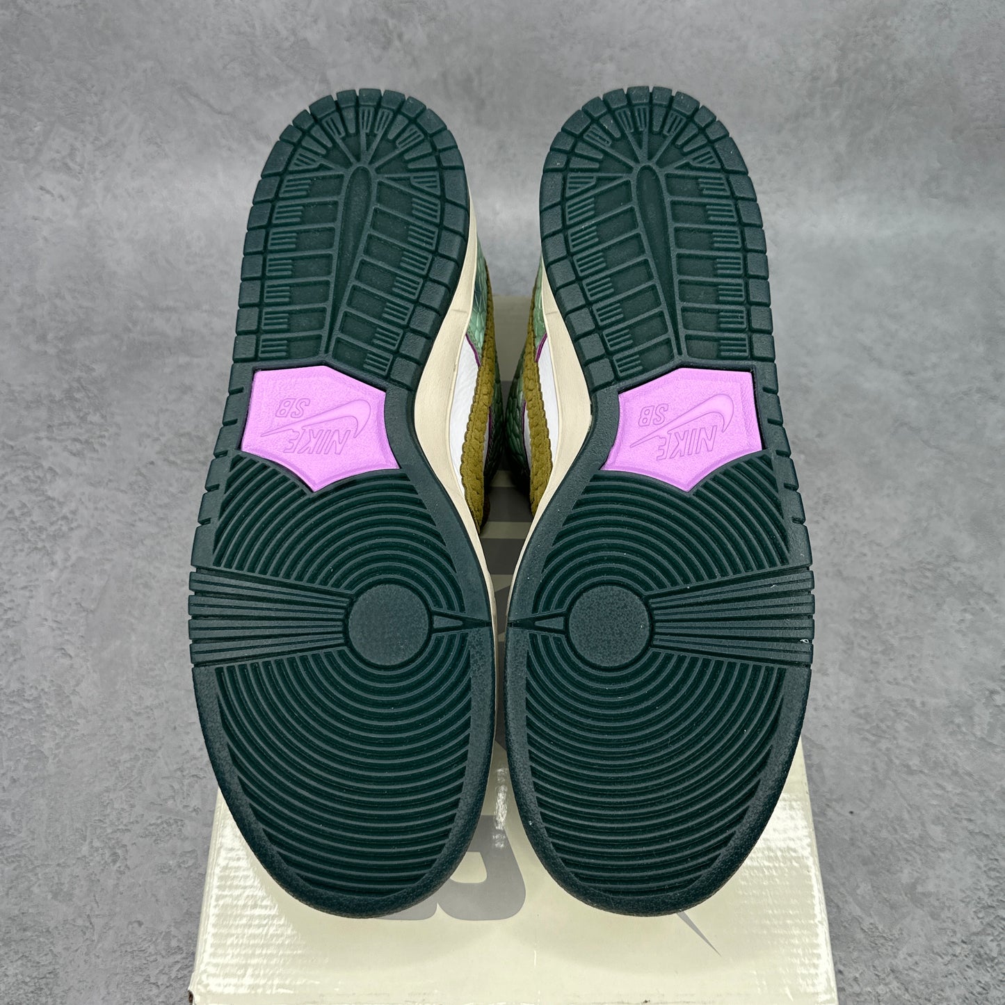 Nike SB Dunk Low Alexis Sablone Chameleon
