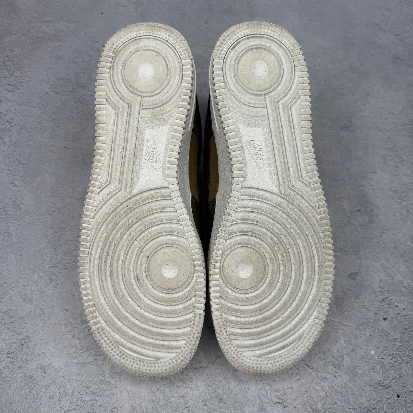 Nike Air Force 1 '07 LX Low Toasty Oil Green *pre-owned* SIZE 9.5