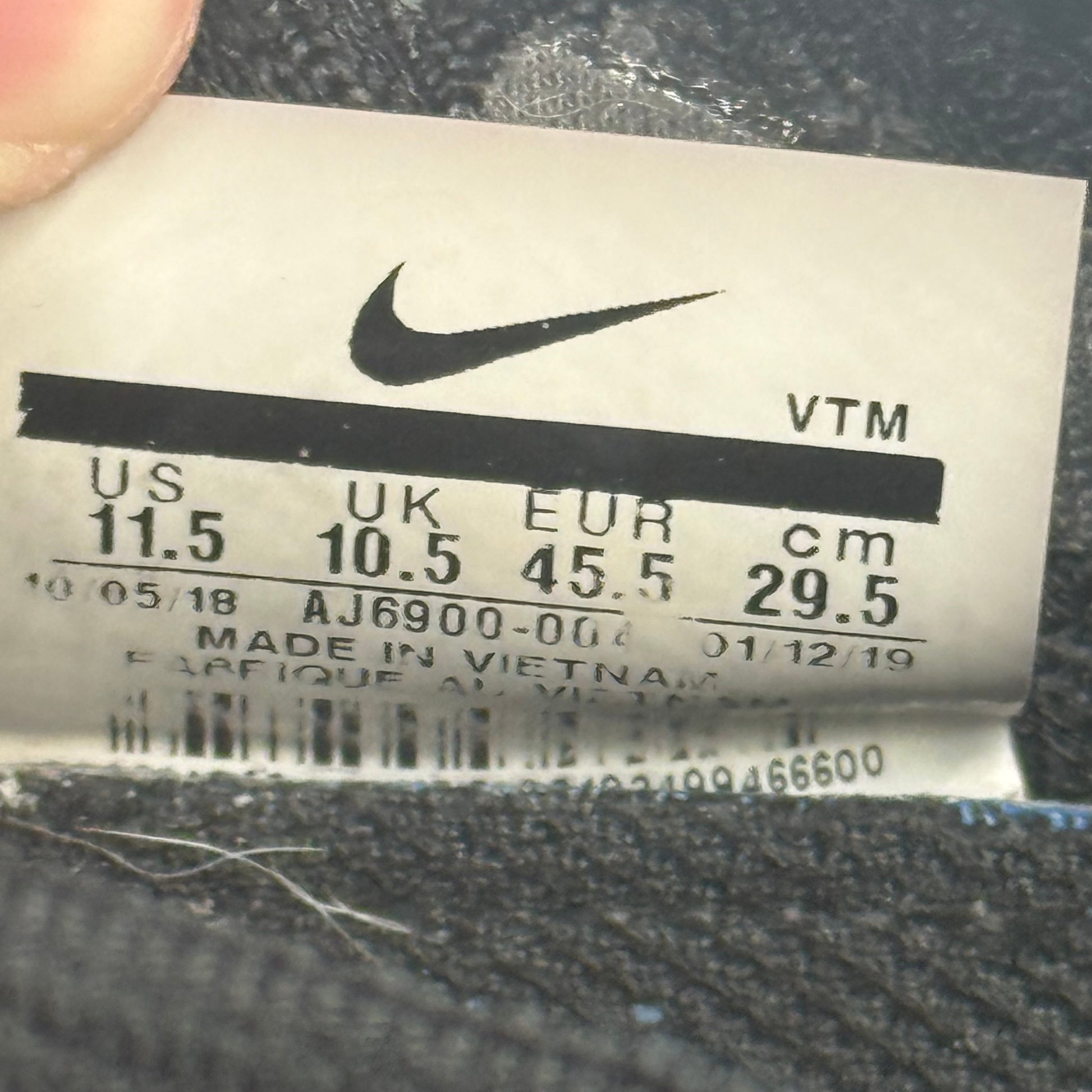 Nike Air VaporMax Flyknit 3.0 Triple Black *pre-owned* SIZE 11.5