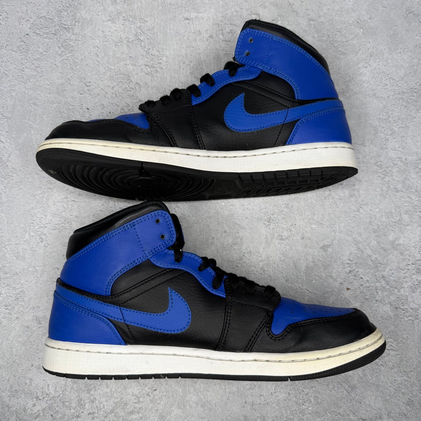 Jordan 1 Mid Hyper Royal Tumbled Leather *pre - owned* SIZE 10.5 - Kicks Collective PA - Jordan - 554724-077 - Men's Shoes - 10.5M/12W - Pre - Owned - No Box