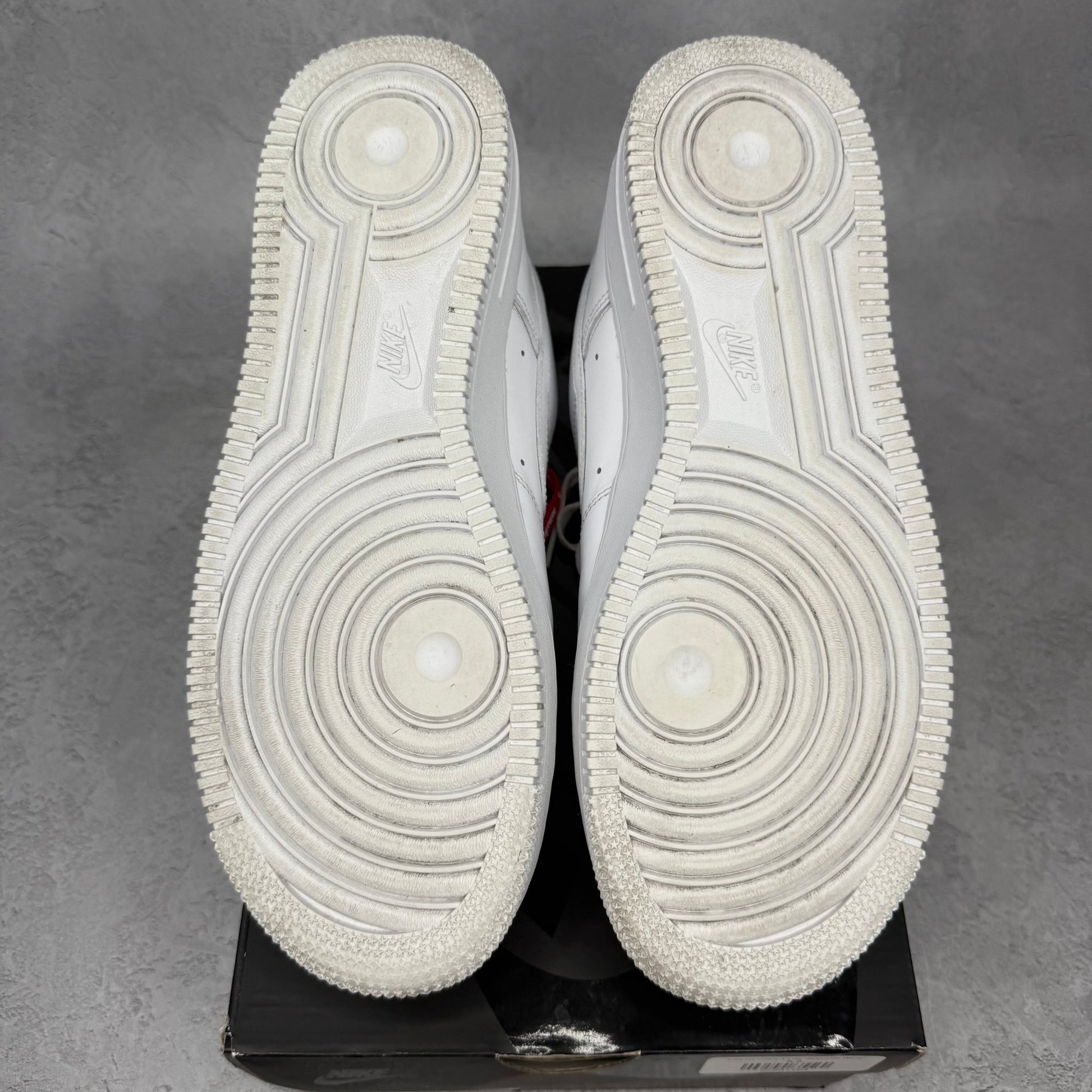 Nike Air Force 1 Low Supreme White *pre - owned* SIZE 8.5 - Kicks Collective PA - Nike - CU9225 - 100 - Men's Shoes - 8.5M/10W - Pre - Owned