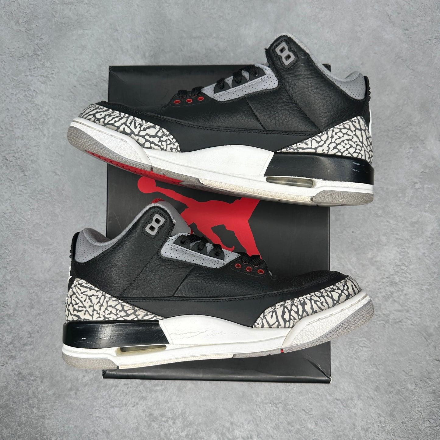 Jordan 3 Retro Black Cement (2018) *pre-owned* SIZE 8.5