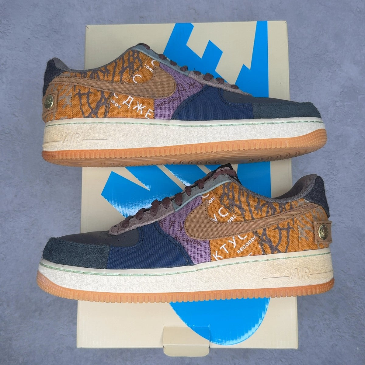 Nike Air Force 1 Low Travis Scott Cactus Jack - Image 1
