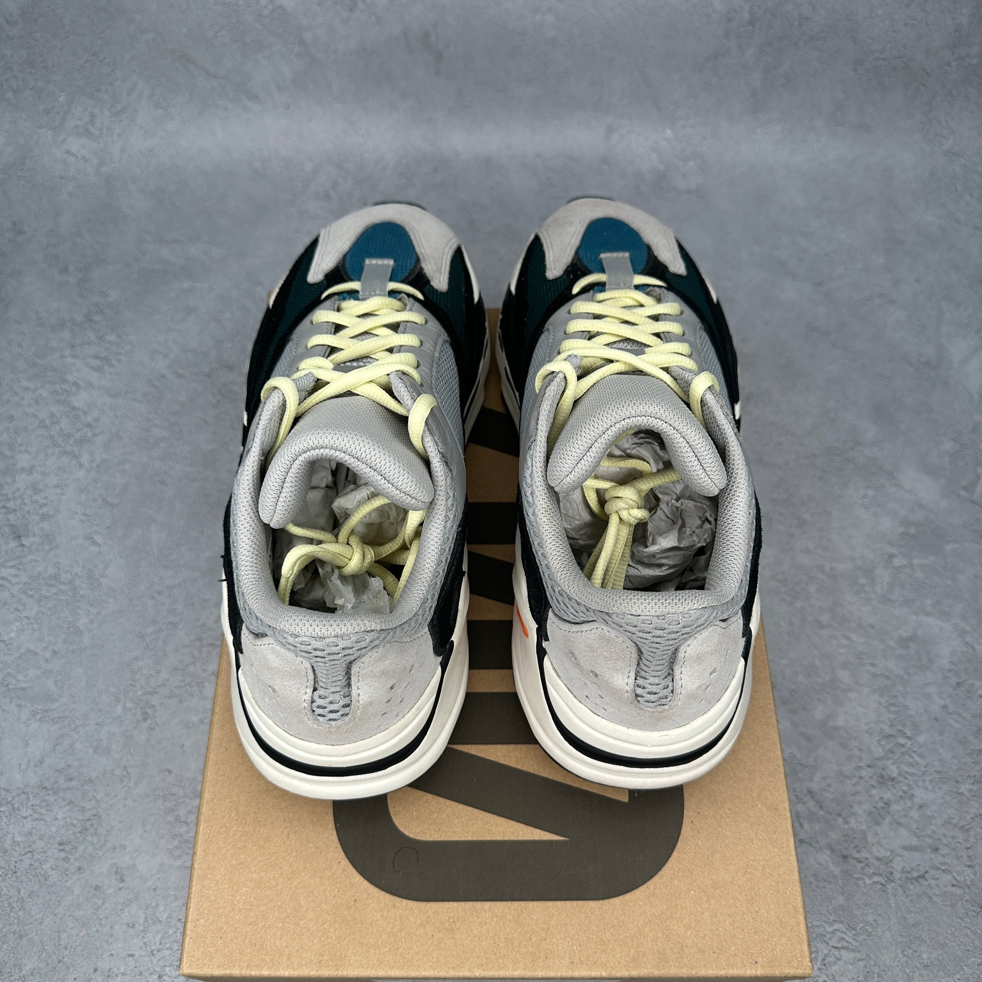 adidas Yeezy Boost 700 Wave Runner *pre-owned* SIZE 8
